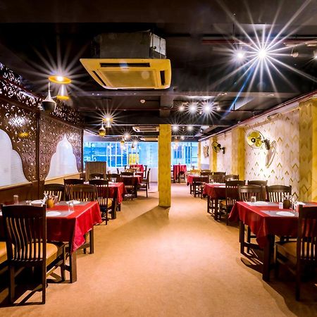 Tripli Hotels Silver Shine Варанаси Экстерьер фото