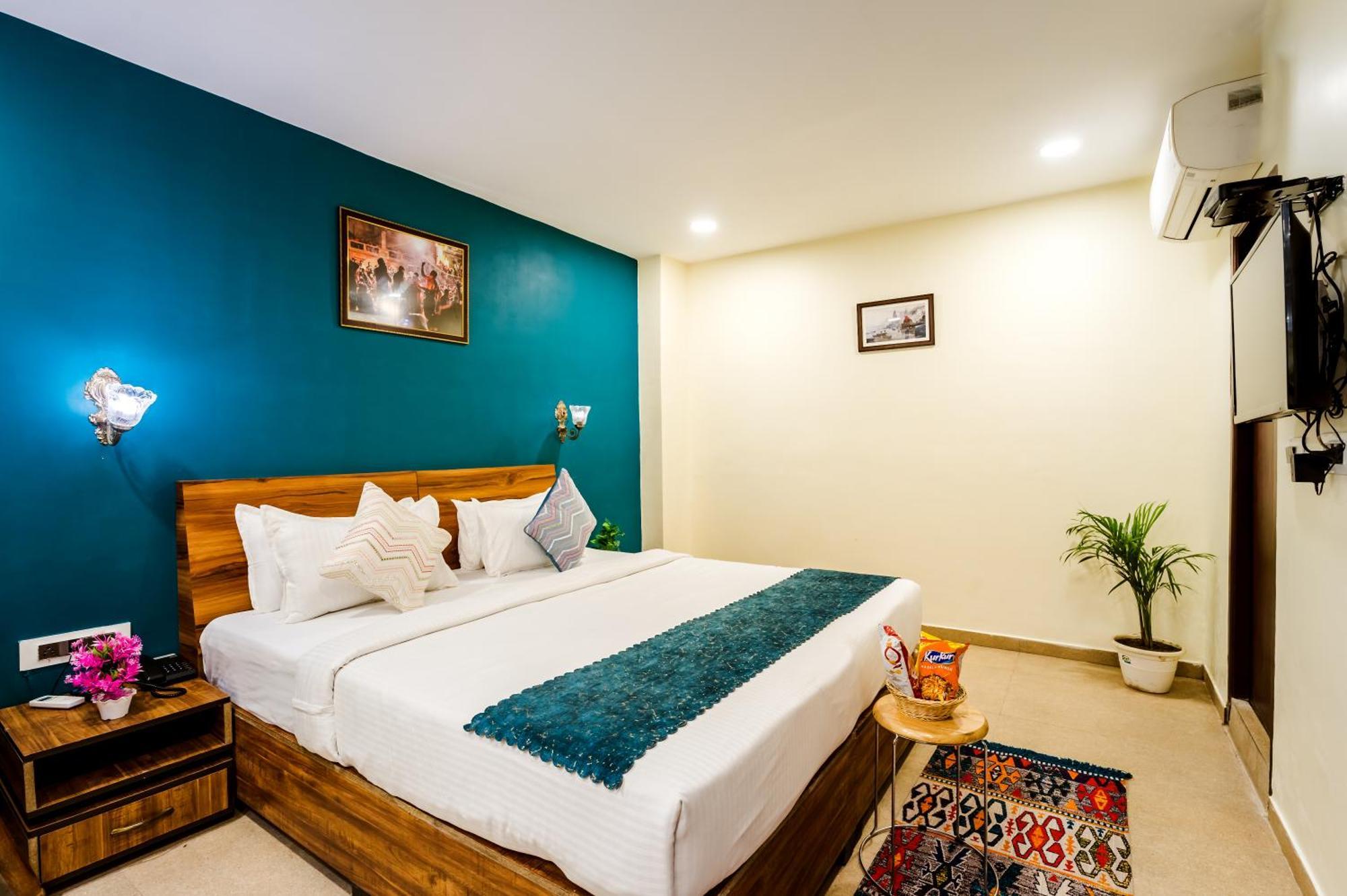 Tripli Hotels Silver Shine Варанаси Экстерьер фото