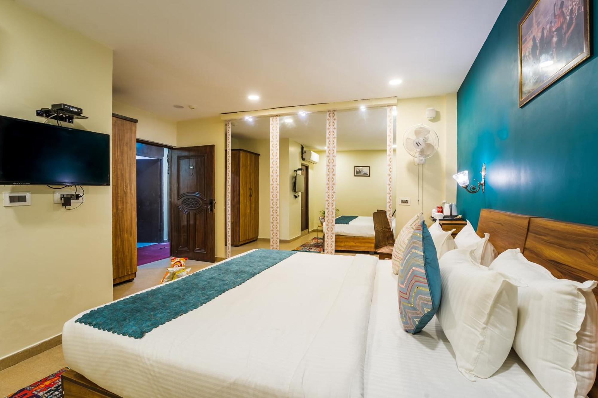 Tripli Hotels Silver Shine Варанаси Экстерьер фото