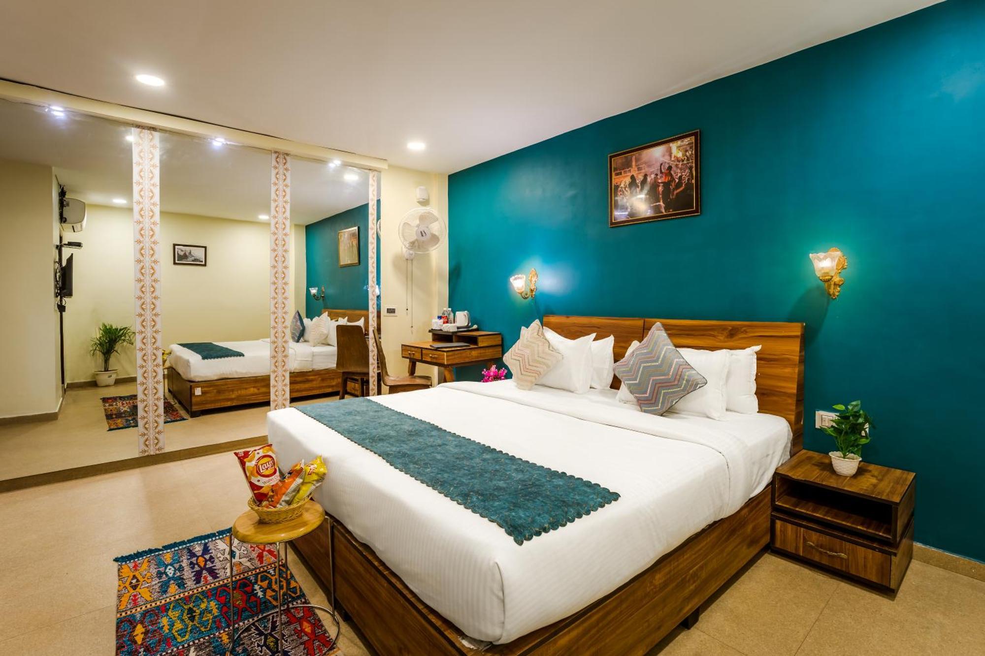 Tripli Hotels Silver Shine Варанаси Экстерьер фото