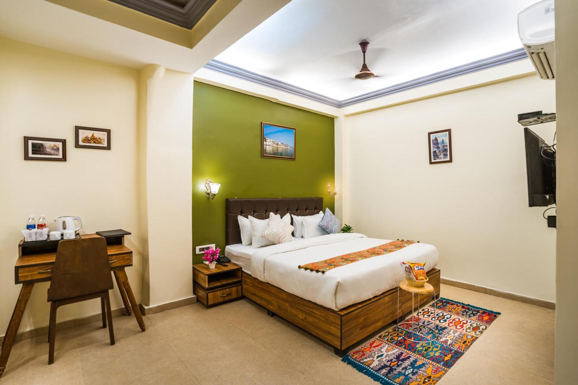 Tripli Hotels Silver Shine Варанаси Экстерьер фото