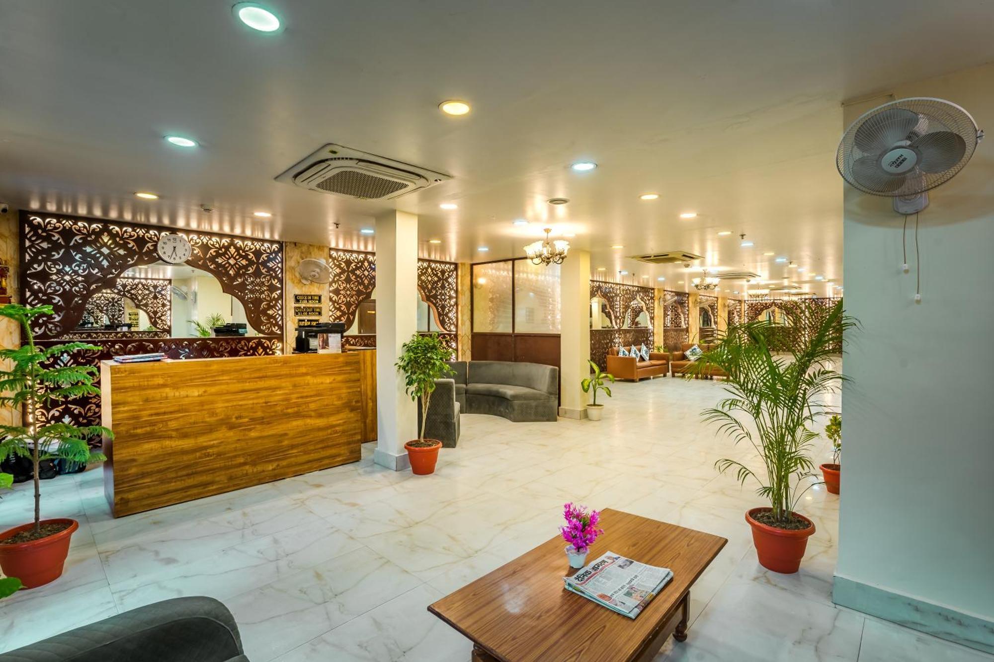 Tripli Hotels Silver Shine Варанаси Экстерьер фото