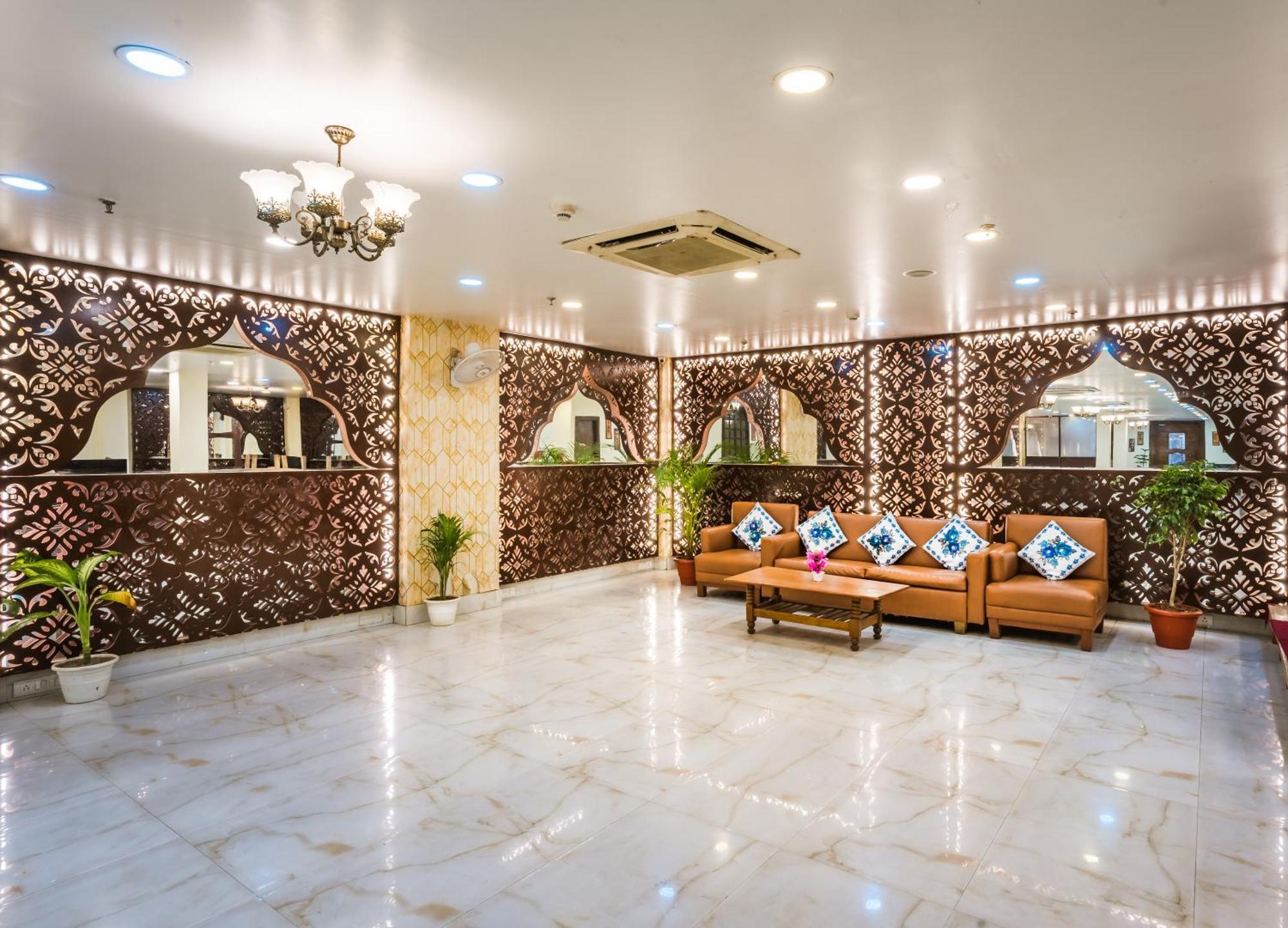Tripli Hotels Silver Shine Варанаси Экстерьер фото